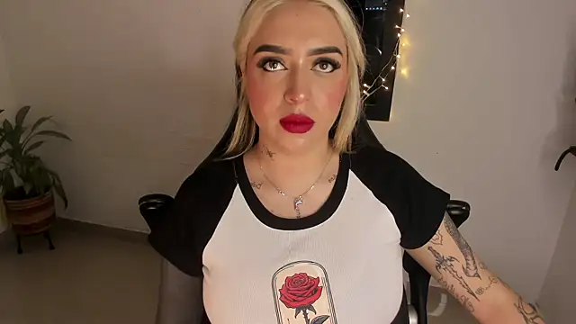 Snapshot of AnnikaMerliahh_ chatting on January 2026 01:38:01 PM AnnikaMerliahh online show from January 2026 01:38:01 PM