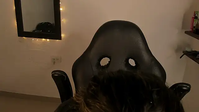 Snapshot of AnnikaMerliahh_ chatting on February 2026 12:38:02 PM AnnikaMerliahh online show from February 2026 12:38:02 PM