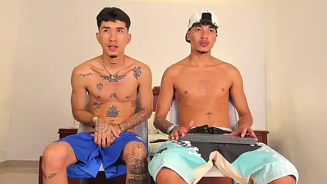 Snapshot of Ian_and_Noah chatting on September 2025 11:48:02 PM Ian and Noah online show from September 2025 11:48:02 PM