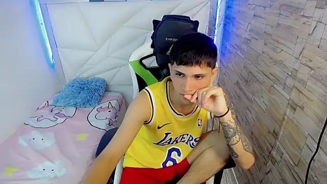 Snapshot of Brayan_lopezz chatting on January 2025 04:10:01 PM Brayan lopezz online show from January 2025 04:10:01 PM