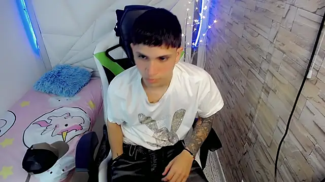 Snapshot of Brayan_lopezz chatting on January 2025 12:29:01 PM Brayan lopezz online show from January 2025 12:29:01 PM