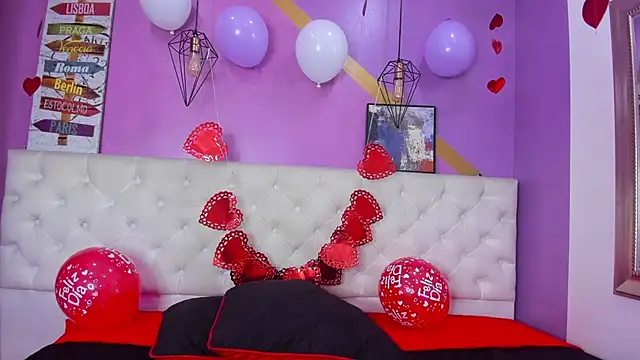 Snapshot of Candypoppy77 chatting on February 2025 11:33:02 PM Candypoppy77 online show from February 2025 11:33:02 PM