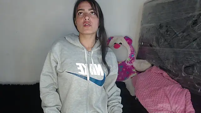 skinny sweet2411 online show from December 2025 12:48:01 AM