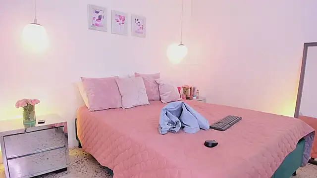 ibella7 online show from April 2026 07:58:02 PM