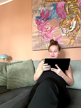 Snapshot of Hr_Frk_Olsen chatting on October 2025 11:08:02 AM Hr Frk Olsen online show from October 2025 11:08:02 AM