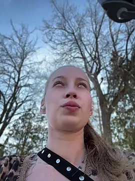 Hr Frk Olsen online show from April 2026 01:47:01 PM