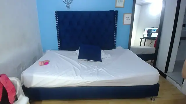 Snapshot of kinky_redhead18 chatting on November 2025 01:44:02 PM kinky redhead18 online show from November 2025 01:44:02 PM