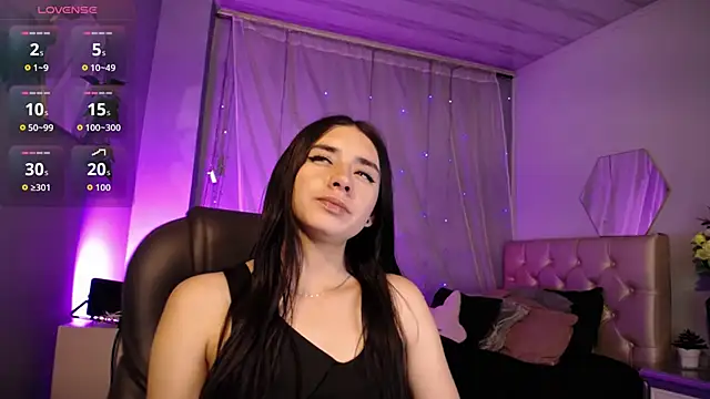 Kylie golden online show from October 2025 02:02:01 PM