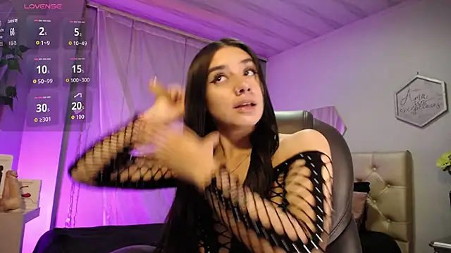 Kylie golden online show from October 2025 12:49:02 PM