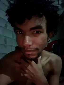 Snapshot of Reynold2608 chatting on October 2025 11:39:01 PM Reynold2608 online show from October 2025 11:39:01 PM