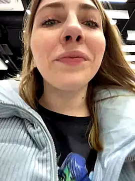 Snapshot of Sunny___Bunny chatting on December 2024 12:13:01 PM Sunny Bunny online show from December 2024 12:13:01 PM