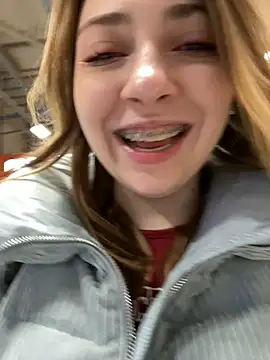 Snapshot of Sunny___Bunny chatting on December 2024 01:17:01 PM Sunny Bunny online show from December 2024 01:17:01 PM