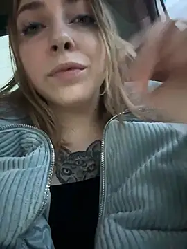 Snapshot of Sunny___Bunny chatting on December 2024 12:17:01 PM Sunny Bunny online show from December 2024 12:17:01 PM