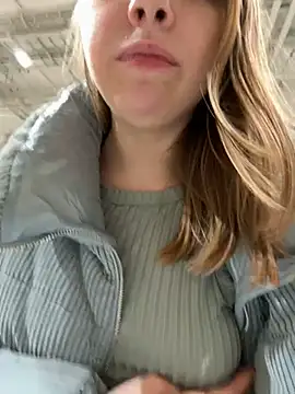 Snapshot of Sunny___Bunny chatting on December 2024 04:16:02 PM Sunny Bunny online show from December 2024 04:16:02 PM