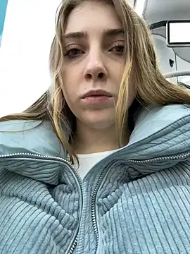 Snapshot of Sunny___Bunny chatting on December 2024 12:12:02 PM Sunny Bunny online show from December 2024 12:12:02 PM