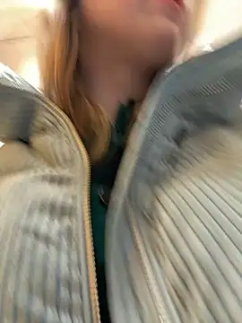 Snapshot of Sunny___Bunny chatting on December 2024 08:01:02 PM Sunny Bunny online show from December 2024 08:01:02 PM