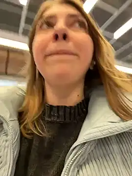 Snapshot of Sunny___Bunny chatting on December 2024 12:08:02 PM Sunny Bunny online show from December 2024 12:08:02 PM