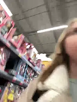 Snapshot of Sunny___Bunny chatting on December 2024 07:02:02 PM Sunny Bunny online show from December 2024 07:02:02 PM