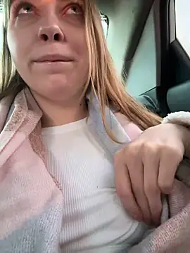 Snapshot of Sunny___Bunny chatting on December 2024 12:42:01 PM Sunny Bunny online show from December 2024 12:42:01 PM