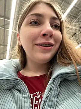 Snapshot of Sunny___Bunny chatting on January 2025 12:10:01 PM Sunny Bunny online show from January 2025 12:10:01 PM