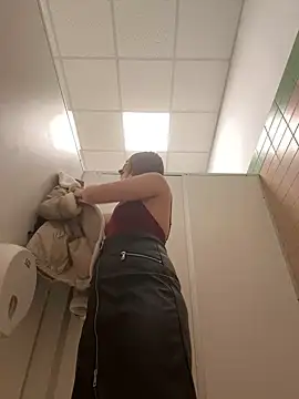 Snapshot of Sunny___Bunny chatting on January 2025 04:28:02 PM Sunny Bunny online show from January 2025 04:28:02 PM