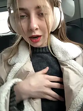 Snapshot of Sunny___Bunny chatting on January 2025 11:23:02 AM Sunny Bunny online show from January 2025 11:23:02 AM