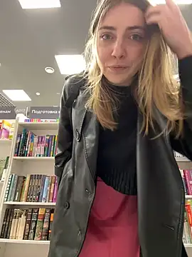 Snapshot of Sunny___Bunny chatting on February 2025 02:46:01 PM Sunny Bunny online show from February 2025 02:46:01 PM