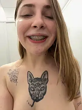 Snapshot of Sunny___Bunny chatting on February 2025 05:24:01 PM Sunny Bunny online show from February 2025 05:24:01 PM