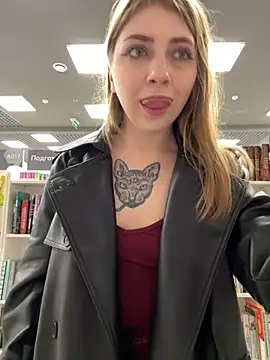 Snapshot of Sunny___Bunny chatting on February 2025 02:22:02 PM Sunny Bunny online show from February 2025 02:22:02 PM