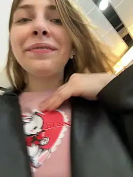 Snapshot of Sunny___Bunny chatting on February 2025 05:15:01 PM Sunny Bunny online show from February 2025 05:15:01 PM