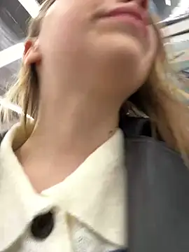 Snapshot of Sunny___Bunny chatting on March 2025 02:32:01 PM Sunny Bunny online show from March 2025 02:32:01 PM