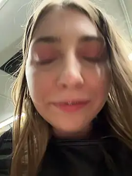 Snapshot of Sunny___Bunny chatting on March 2025 05:34:02 PM Sunny Bunny online show from March 2025 05:34:02 PM