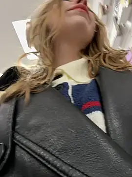 Snapshot of Sunny___Bunny chatting on March 2025 02:08:02 PM Sunny Bunny online show from March 2025 02:08:02 PM