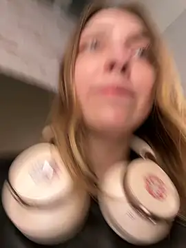 Snapshot of Sunny___Bunny chatting on March 2025 05:50:02 PM Sunny Bunny online show from March 2025 05:50:02 PM