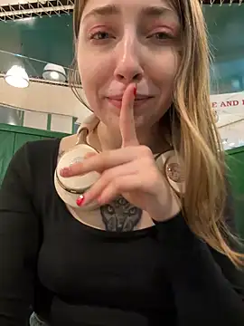 Snapshot of Sunny___Bunny chatting on March 2025 05:05:02 PM Sunny Bunny online show from March 2025 05:05:02 PM