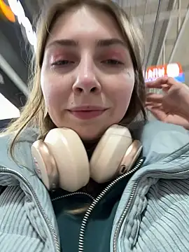 Snapshot of Sunny___Bunny chatting on March 2025 02:15:02 PM Sunny Bunny online show from March 2025 02:15:02 PM