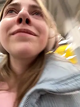 Snapshot of Sunny___Bunny chatting on March 2025 07:10:01 PM Sunny Bunny online show from March 2025 07:10:01 PM