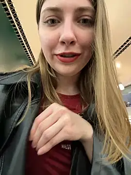 Snapshot of Sunny___Bunny chatting on March 2025 05:36:01 PM Sunny Bunny online show from March 2025 05:36:01 PM