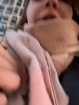 Snapshot of Sunny___Bunny chatting on March 2025 04:37:01 PM Sunny Bunny online show from March 2025 04:37:01 PM