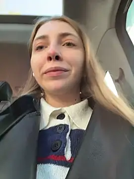 Snapshot of Sunny___Bunny chatting on October 2025 08:22:01 AM Sunny Bunny online show from October 2025 08:22:01 AM