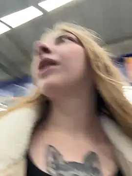 Snapshot of Sunny___Bunny chatting on October 2025 08:14:01 AM Sunny Bunny online show from October 2025 08:14:01 AM