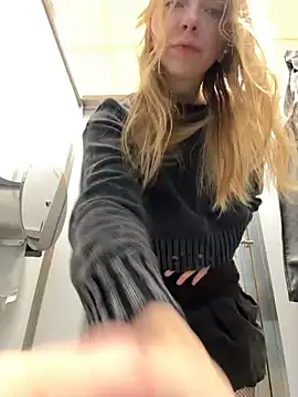 Snapshot of Sunny___Bunny chatting on October 2025 12:06:01 PM Sunny Bunny online show from October 2025 12:06:01 PM