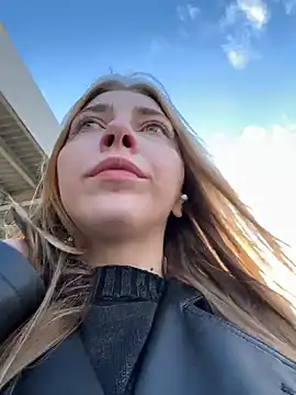 Snapshot of Sunny___Bunny chatting on October 2025 12:05:02 PM Sunny Bunny online show from October 2025 12:05:02 PM