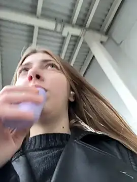 Snapshot of Sunny___Bunny chatting on October 2025 01:06:02 PM Sunny Bunny online show from October 2025 01:06:02 PM