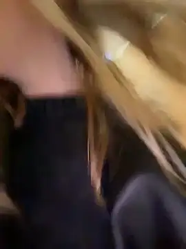 Snapshot of Sunny___Bunny chatting on November 2025 01:02:01 PM Sunny Bunny online show from November 2025 01:02:01 PM