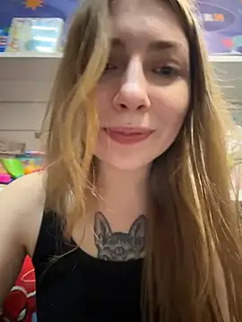 Snapshot of Sunny___Bunny chatting on May 2026 12:13:02 PM Sunny Bunny online show from May 2026 12:13:02 PM