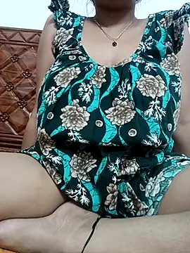 Snapshot of Priya_2222 chatting on April 2026 07:44:02 PM Priya 2222 online show from April 2026 07:44:02 PM