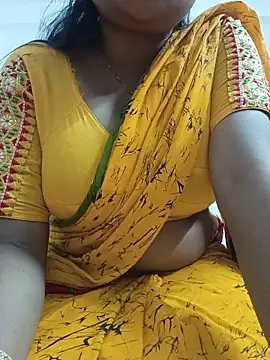 Snapshot of Priya_2222 chatting on May 2026 07:01:02 PM Priya 2222 online show from May 2026 07:01:02 PM