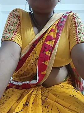 Snapshot of Priya_2222 chatting on May 2026 07:19:02 PM Priya 2222 online show from May 2026 07:19:02 PM