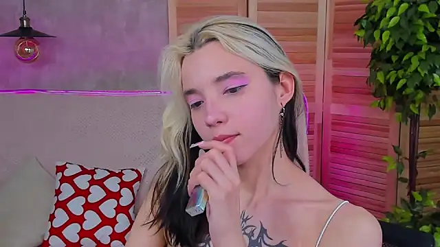 Snapshot of as1an_girlfriend chatting on March 2025 06:32:01 AM as1an girlfriend online show from March 2025 06:32:01 AM